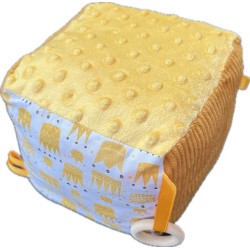 Cube d'éveil en  tissus cousue main à Sarzeau dans le Morbihan